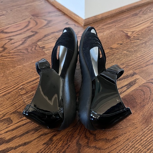 Naot Papaki Suede Patent Leather Comfort Strap Women's Sandals Size 40 NEW - Picture 13 of 16